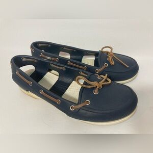 Crocs Women’s 8 beach line rubber boat shoes nautical stripes navy blue white